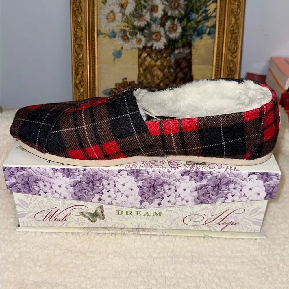 TOMS 9 Flannel Plaid Red Black Brown White Faux Shearling Lined Slip On Shoes